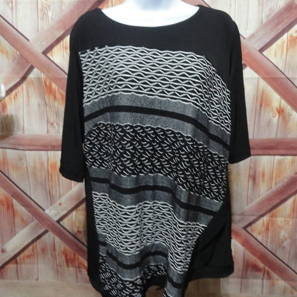 Roz & Ali Tops - Ron & Ali black & white blouse~short sleeve~